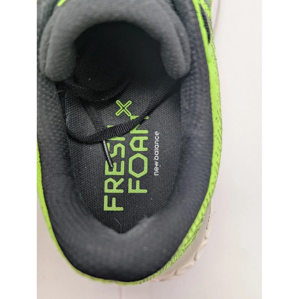 New Balance Men's 9.5D 880 v12 Men's Running Shoes Lime Green Black M880L12